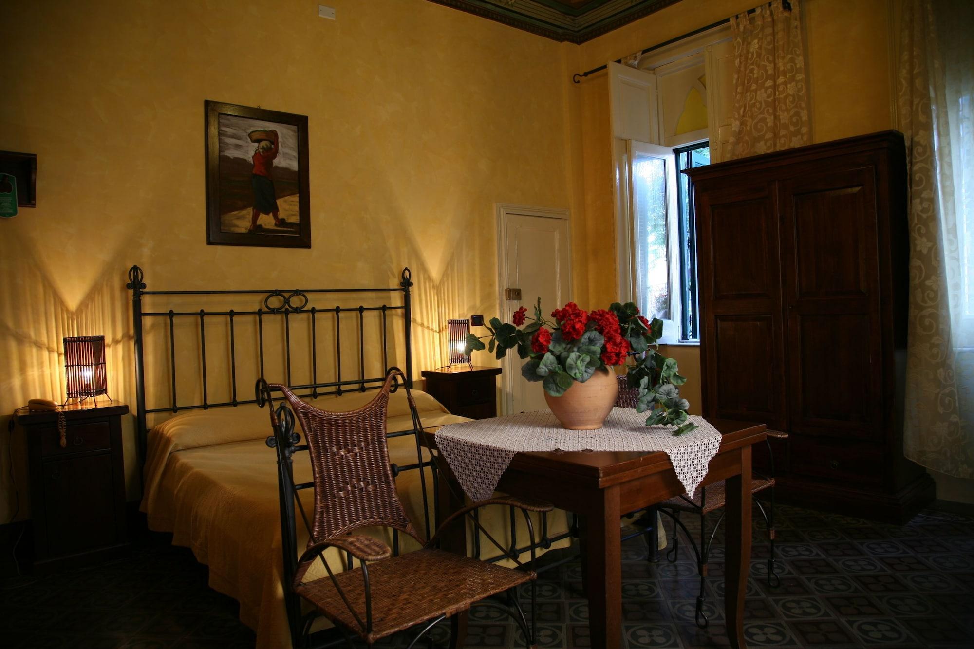 Hotel Villa Antica トロペーア エクステリア 写真
